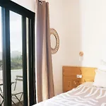 Algarve Surf Camp & Hostel Sagres