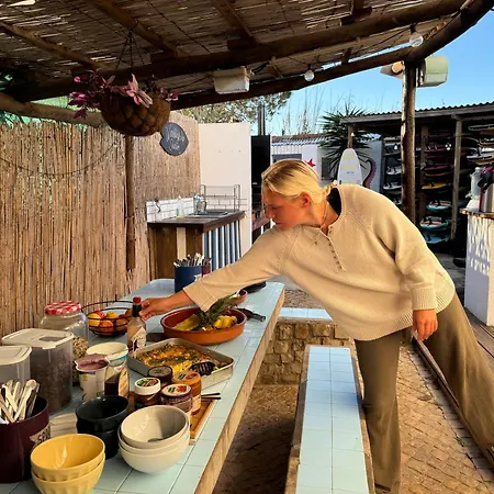 Hostel Algarve Surf Camp & *