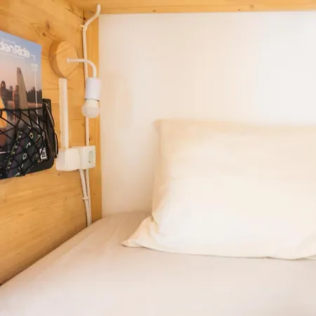 بيت شباب Algarve Surf Camp & ساغريش