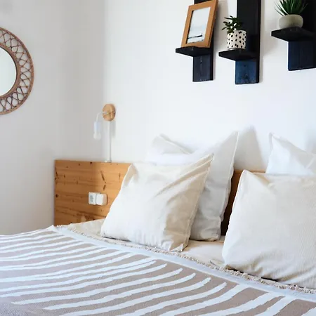بيت شباب Algarve Surf Camp & ساغريش