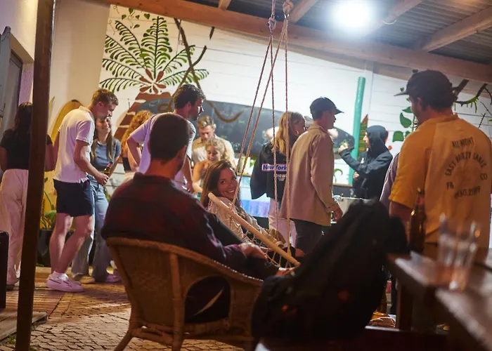 Hostel Algarve Surf Camp &