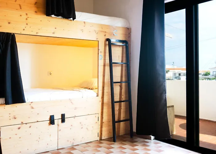 Hostel Algarve Surf Camp & Σάγκρες